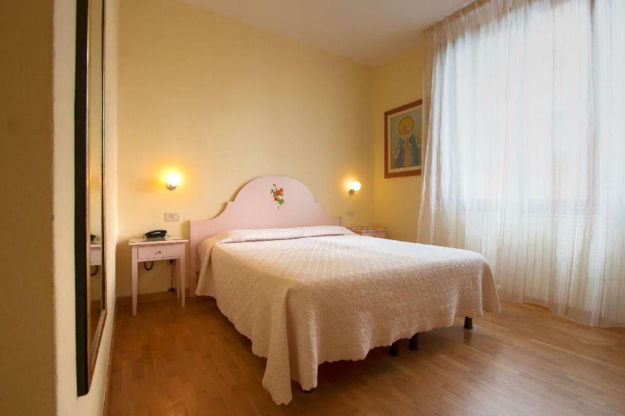 Hotel Savoia E Campana Монтекатіні-Терме Екстер'єр фото